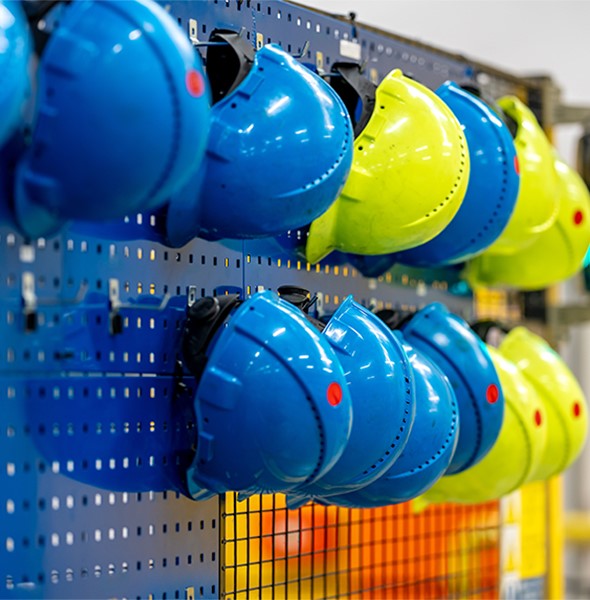 safety-helmets-rack-1